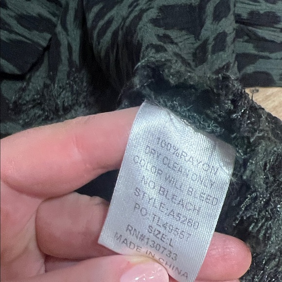 Umgee Black and Green Patterned Top - Picture 4 of 5